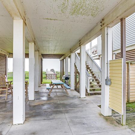 Beachfront Texas Retreat - 2 Decks, Patio And Views! Surfside Beach Exteriör bild