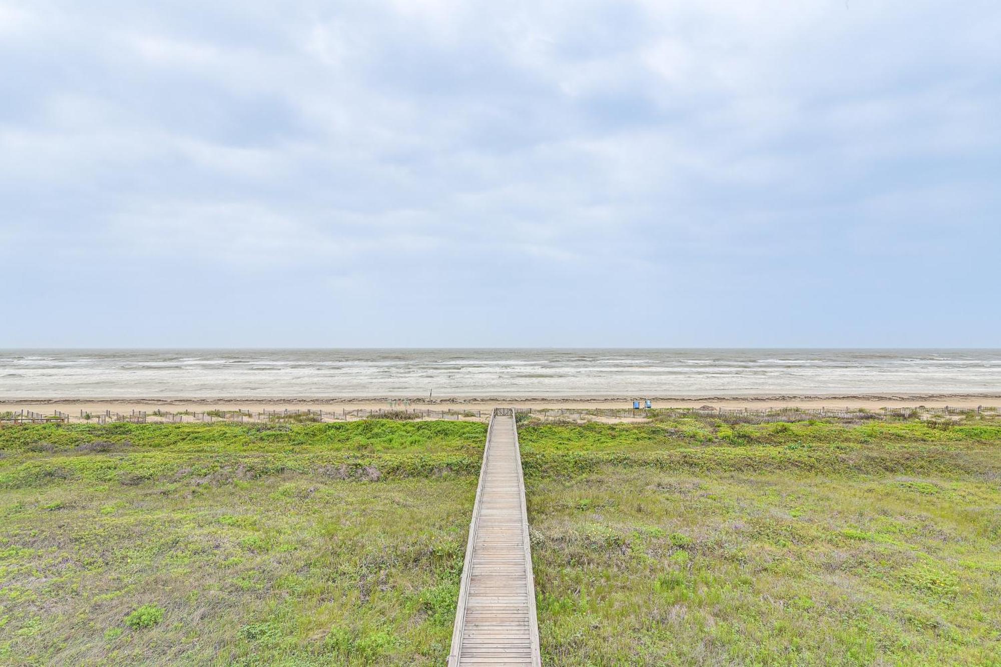 Beachfront Texas Retreat - 2 Decks, Patio And Views! Surfside Beach Exteriör bild