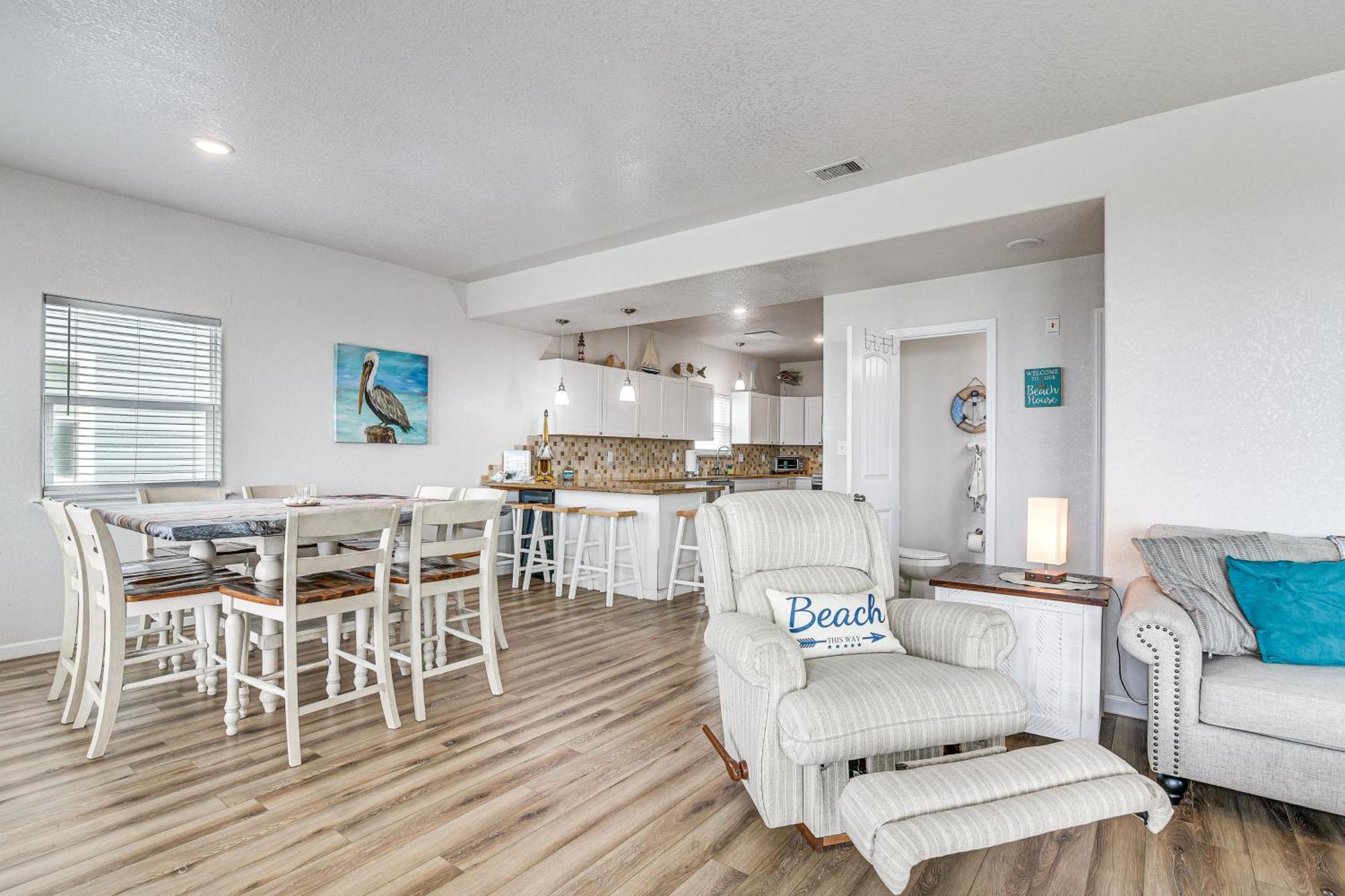 Beachfront Texas Retreat - 2 Decks, Patio And Views! Surfside Beach Exteriör bild